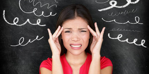 Головные боли  могут быть признаком цефалгии.