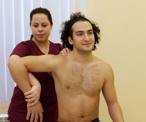 Плечелопаточный периартрит - проявления болезни