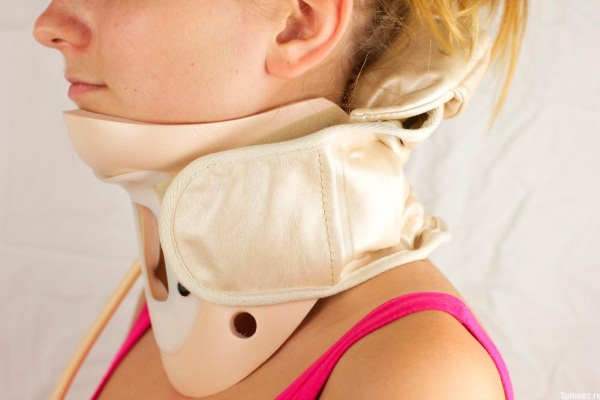 Болит шея сзади, слева, справа, сбоку. Причины, чем лечить