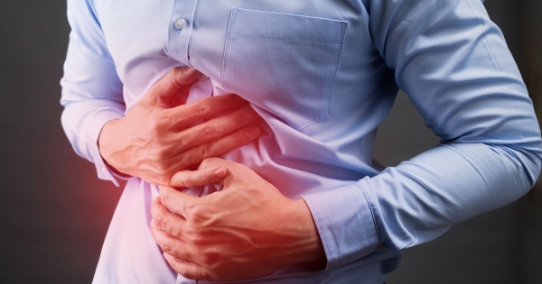 Эпигастральная область. Где это находится, что это такое, почему болит, колит, вздутие, выпирает, спазмы, тяжесть, что делать