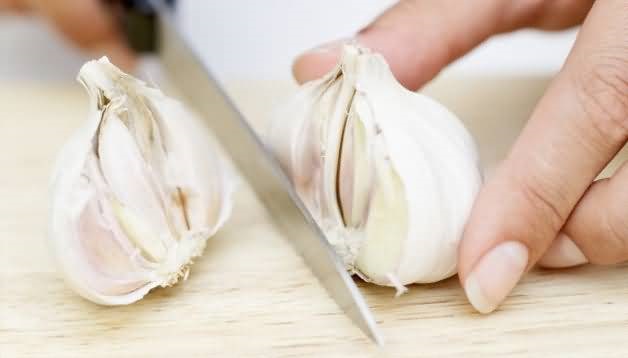 Грибок ногтей на ногах – симптомы, чем лечить в домашних условиях народными средствами и медикаментозно