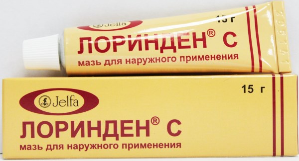 Покраснение и шелушение кожи на груди, под грудью у женщин. Причины, лечение