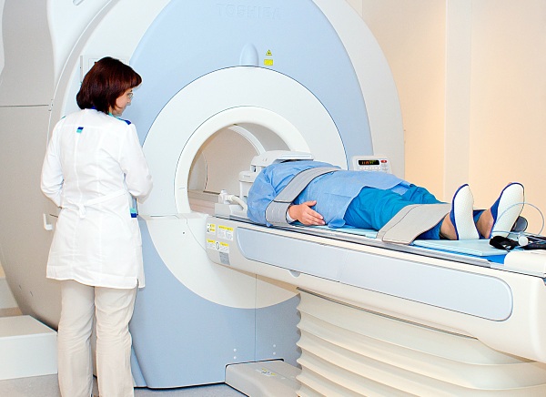 Шишка на шее сзади в области позвоночника. Как убрать, лечение, к какому врачу обратиться